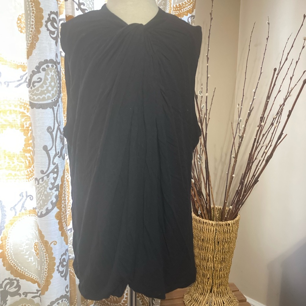 🔥LAUREN Ralph Lauren🔥 sleeveless cotton top.